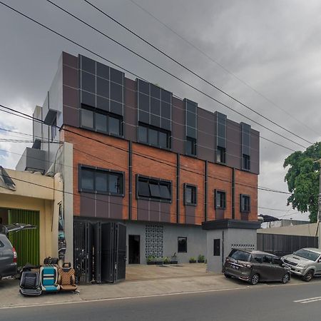 Reddoorz Near Puri Indah Mall Джакарта Екстер'єр фото